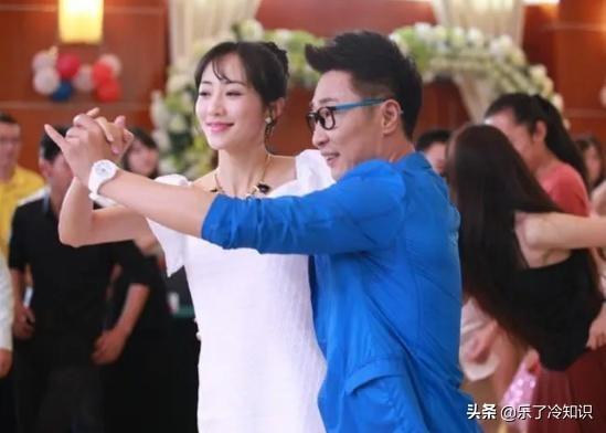 不拍吻戏的女演员,为大叔献出荧幕初吻,表情有点夸张