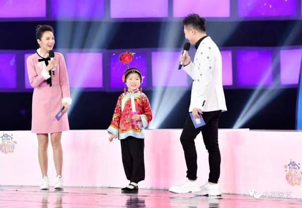 6岁戏曲小达人扮演“恶婆婆”，现场上演“婆媳大戏”