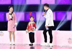 陈家宜(6岁戏曲小达人扮演“恶婆婆”，现场上演“婆媳大戏”)