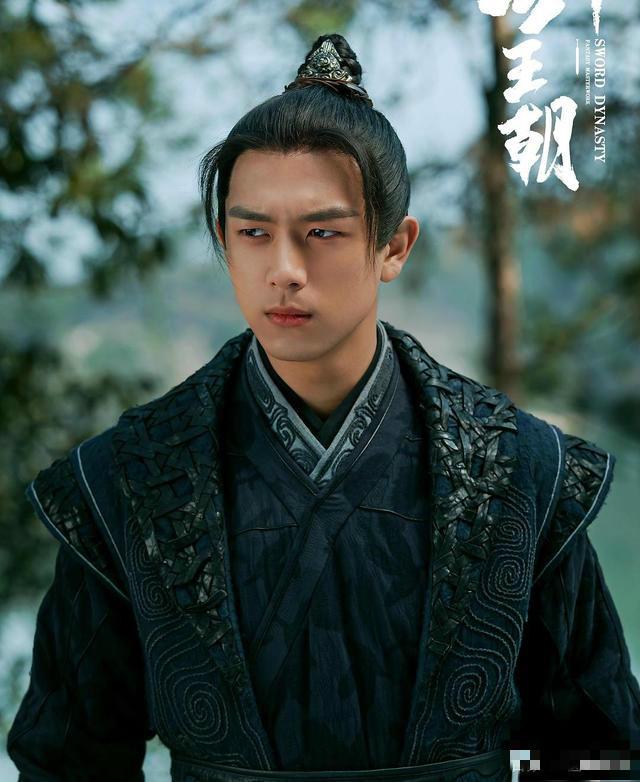 国民男友李现活动生图流出，鼻子高度十分惊人