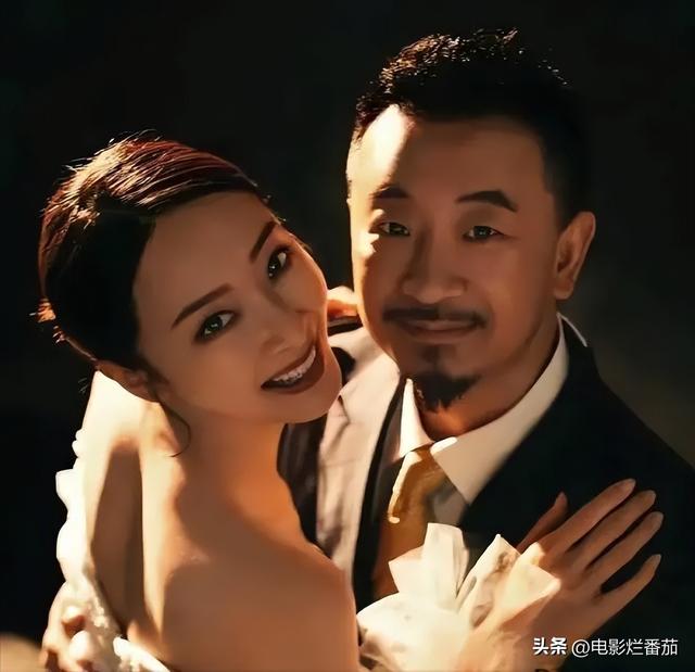 黄海波高调庆锡婚，祝酒扬眉吐气，娇妻眼神拉丝，爱意藏不住了