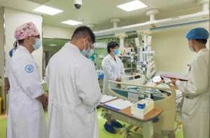 过毒(毒过砒霜男子吃了一口抢救2天医生：年年强调年年有人吃)