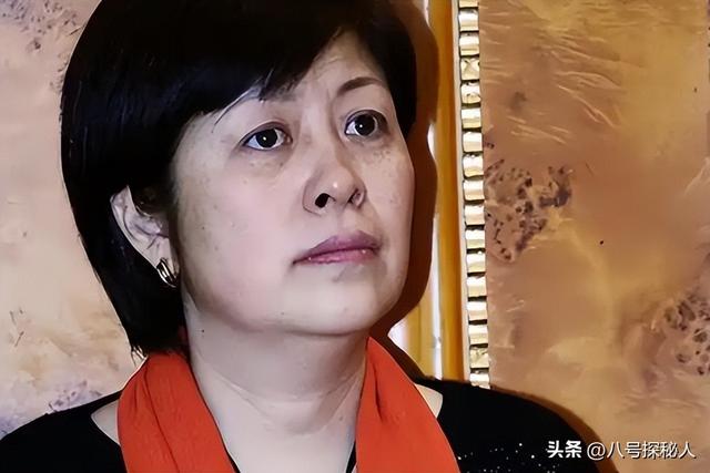 身价过百亿,坐拥北京一条街出门私人飞机,京圈内的富婆都有谁?