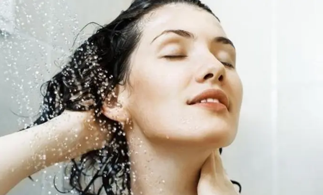 女性私处颜色深，是性生活多了？需要处理吗？别被男人“洗脑”了