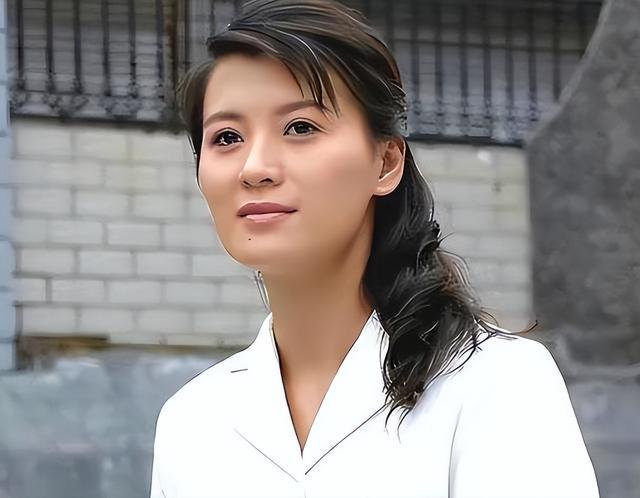 分手25年后，再看巍子和史兰芽现状，两人差距令人感叹