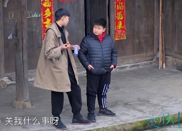 杜华15岁儿子身高185公分，找工作困难，感叹：月入5000元不够花