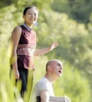 龚琳娜第一任丈夫(49岁龚琳娜官宣与德国丈夫离婚原因曝光，俩混血儿子近况曝光)