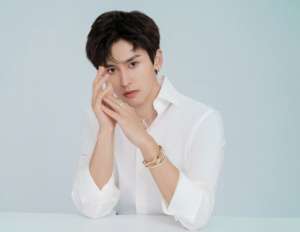 张哲瀚鞠婧祎(张哲瀚早期评论鞠婧祎内容被扒，道德品行也有问题，经不起细扒)