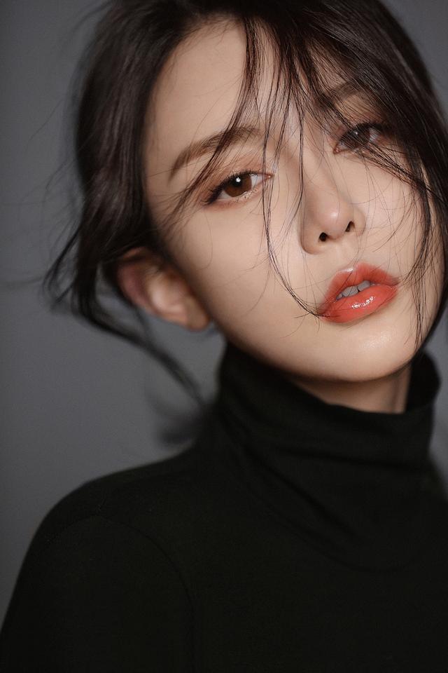 周麟嘉,迷人写真,彰显性感魅力!