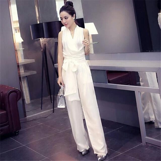 穿连体裤的女人这样上厕所，真的是这样吗