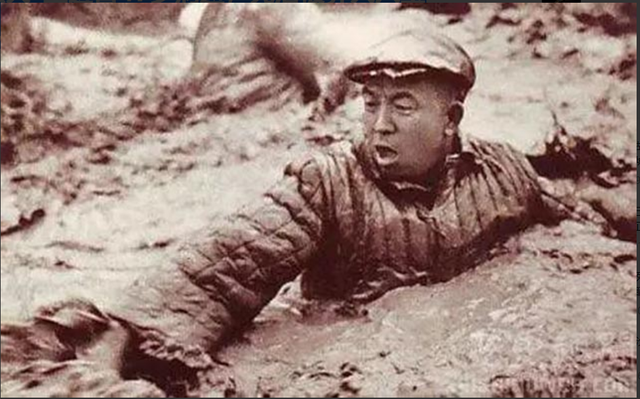 “铁人”王进喜47岁病逝，死后被葬入八宝山，5个子女现状如何？