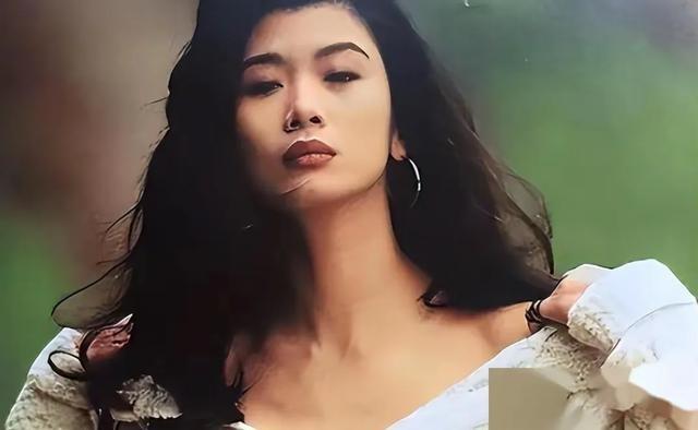 艳后”吴家丽性感尤物，风骚妩媚！《赤裸的诱惑》夺得影后！
