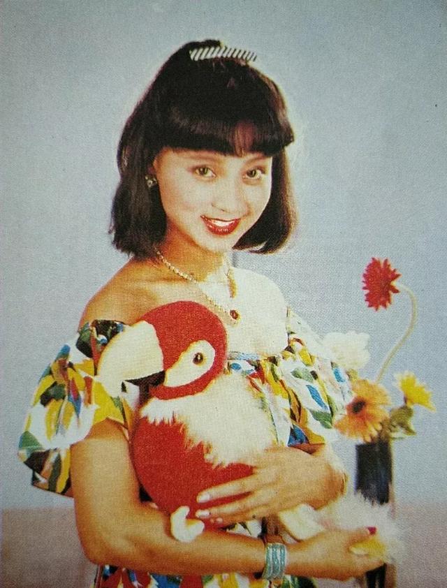 挂历欣赏（1001）——1993年阑室娇影：段仕萍程晓英麦小琴朱碧云