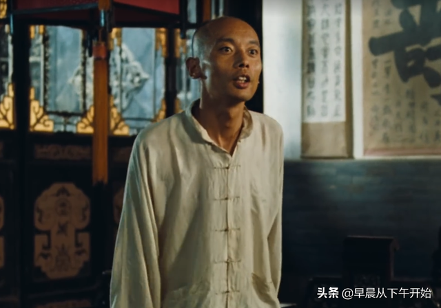 《活着》电影与原著对比,张艺谋导演为什么没有拍出所有的绝望?