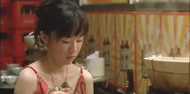 年轻的霍思燕,一部电影《我要成名》在那个年代也算是一脱成名