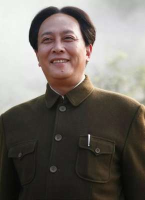 鏖兵天府(他承包了中国几千年的帝王角色,还是演技最好的领袖特型演员)