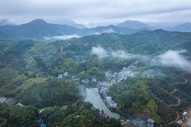 国内首部讲述江南农村七十年变革的大型电视剧《大道地》在常开机