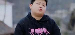 杜华儿子(杜华15岁儿子身高185公分，找工作困难，感叹：月入5000元不够花)