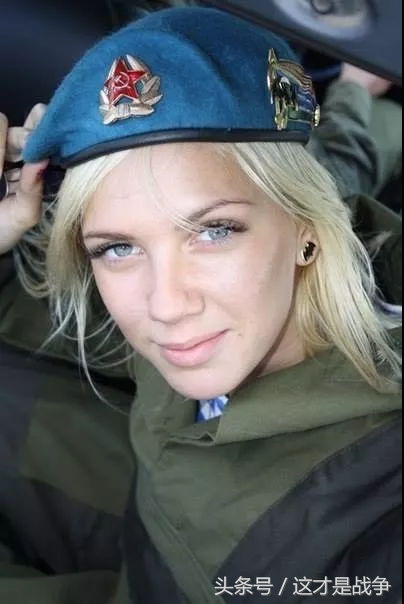 肤白貌美大长腿，战斗民族出美女，揭开俄罗斯女兵神秘的面纱