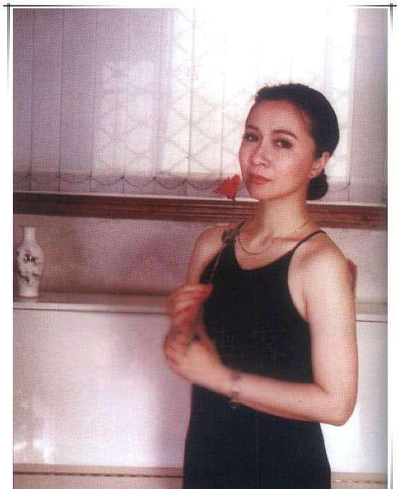 蔡明之子丁丁:36岁还未婚,是蔡明的骄傲也是她的心病