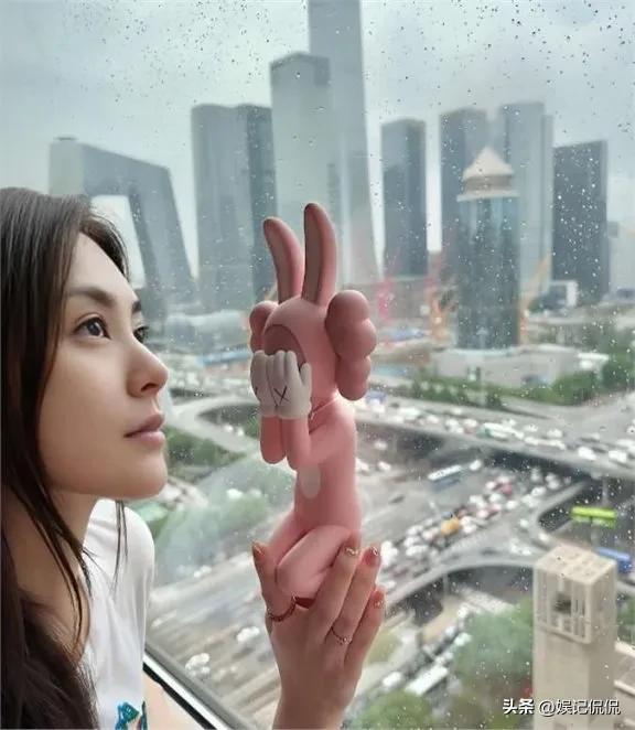 曝43岁阿娇私生活混乱！聊多个小男友，床照流出，聊天记录也曝光