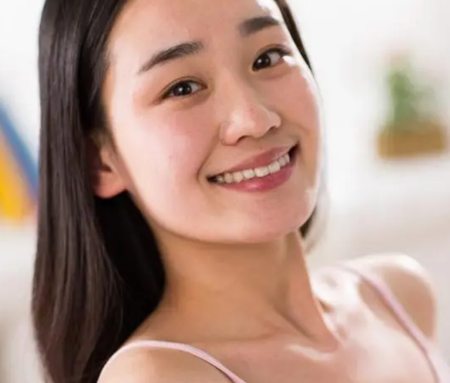 女性私处颜色深，是性生活多了？需要处理吗？别被男人“洗脑”了