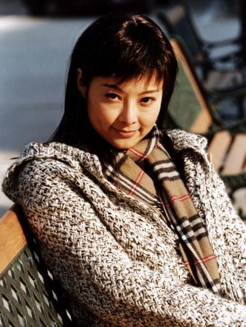 14年结婚三次，攀富豪找老外，47岁再嫁穷小子，袁立的情史太精彩