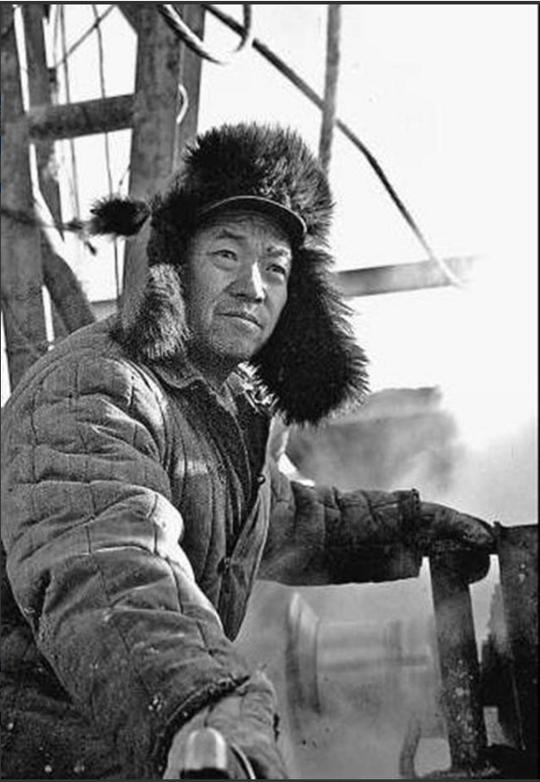 “铁人”王进喜47岁病逝，死后被葬入八宝山，5个子女现状如何？