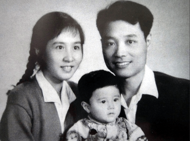 55岁蔡国庆：给痴呆母亲尽孝，养两个儿子，化解弟弟弟媳的矛盾