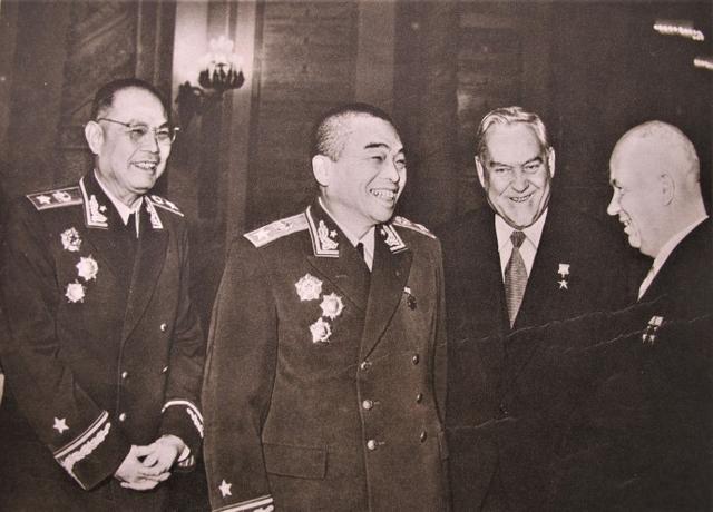 57年出访苏联，毛泽东观看3部秘密电影，回国后安排绝密任务