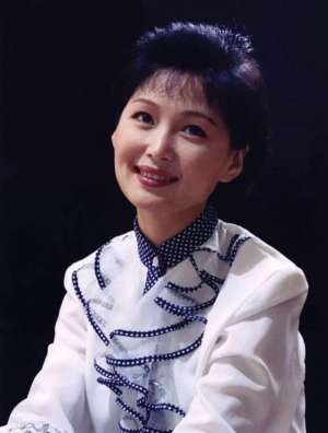 黄梅戏演员(黄梅戏五朵金花:各有归属及精彩人生,只有吴亚玲一直坚持黄梅戏)