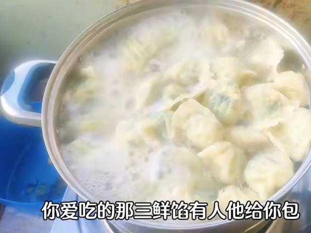 阎维文《母亲》歌声悠扬，重温母爱温暖时光！