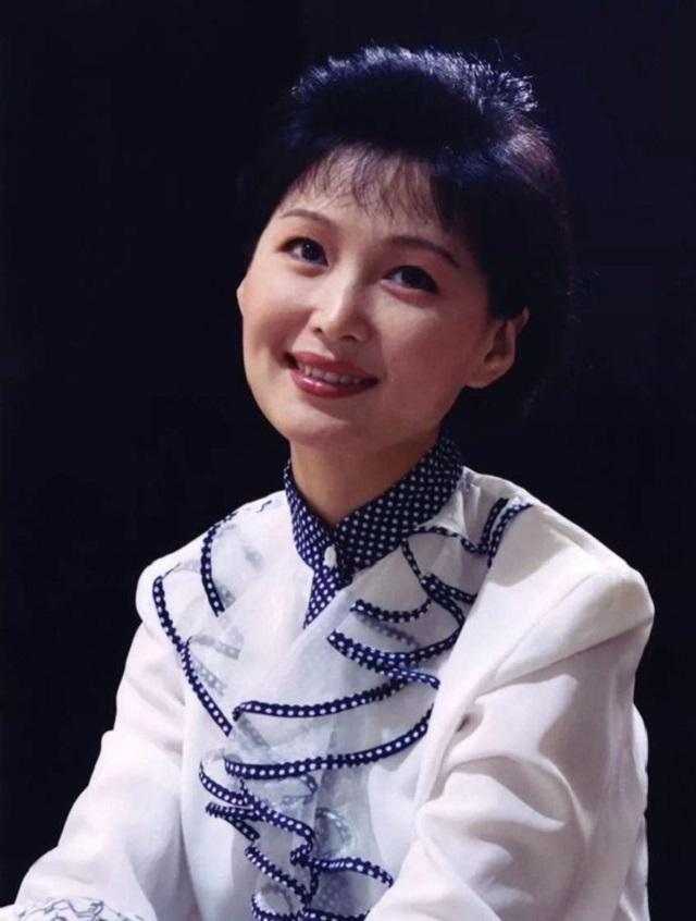 黄梅戏五朵金花:各有归属及精彩人生,只有吴亚玲一直坚持黄梅戏