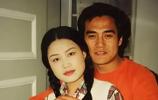 《打狗棍》12年后，一位戏骨遗憾离世，漂亮的“玉格格”至今单身