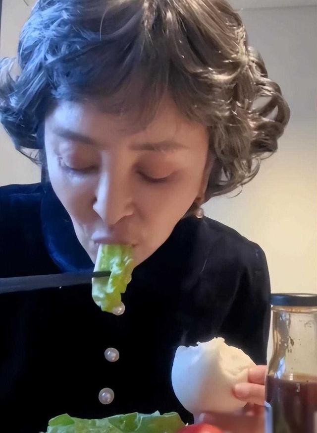 曾嫁给日本、美国、法国,但唯独不嫁中国人的李勤勤,现在如何了