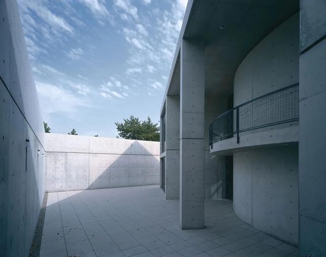 建筑师筱原一男“伞之家”德国重现，思考无用空间