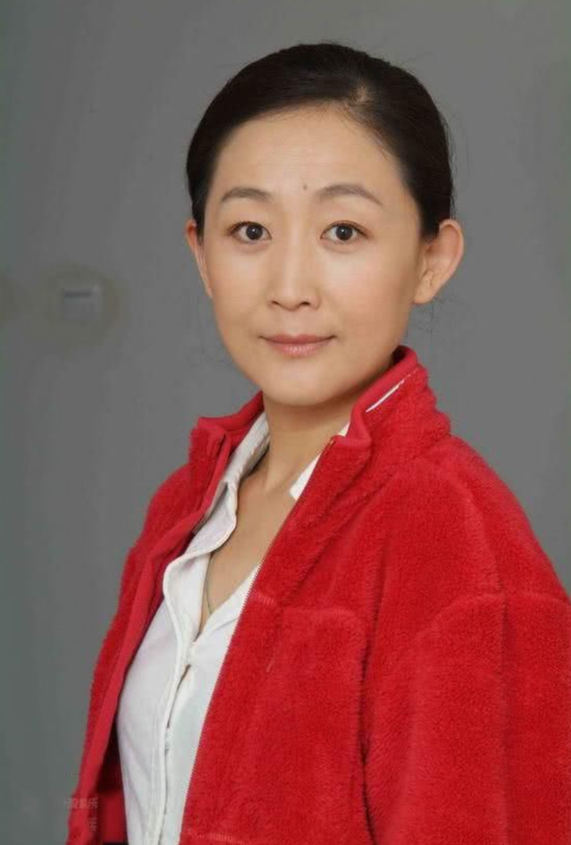 “人间异类”陈瑾：有名有钱却不婚不育，只因和哥哥有个约定