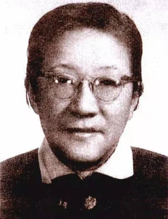 故事：张爱玲闺蜜苏青，曾是上海滩“文妓”，晚年蜗居10平米小屋