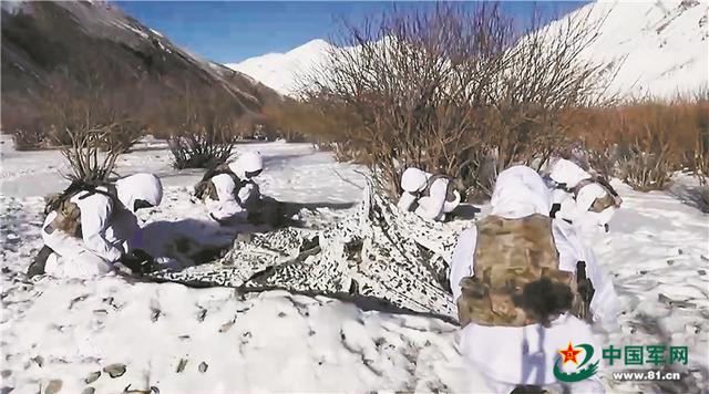 军营里的极限挑战!练兵场上的这些超燃画面告诉我们什么