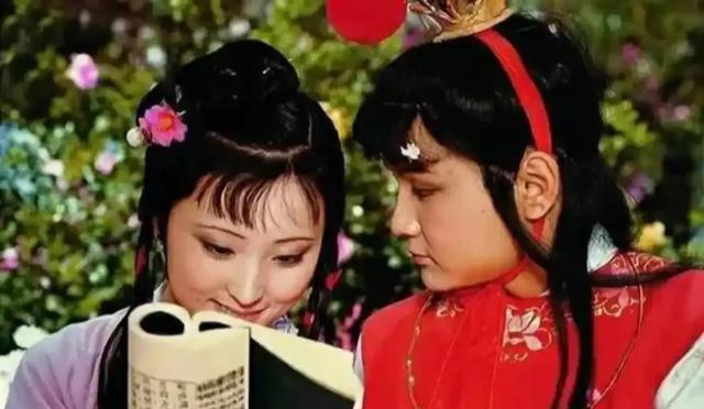 桃花树下,宝黛共读西厢