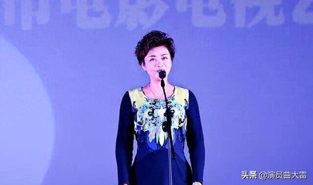 影星曲大雷现身浙江宁波象山影视城