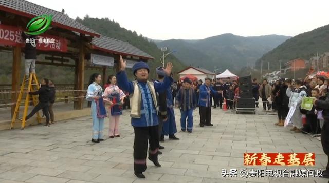 新春走基层丨跟着网红去赶集 感受人间烟火气