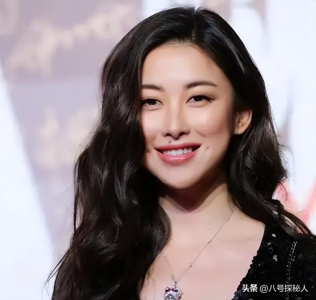 身价过百亿,坐拥北京一条街出门私人飞机,京圈内的富婆都有谁?