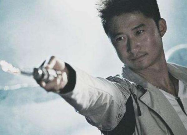 吴京的4个反派角色,第一个“杀马特”,最后一个和彭于晏飙戏