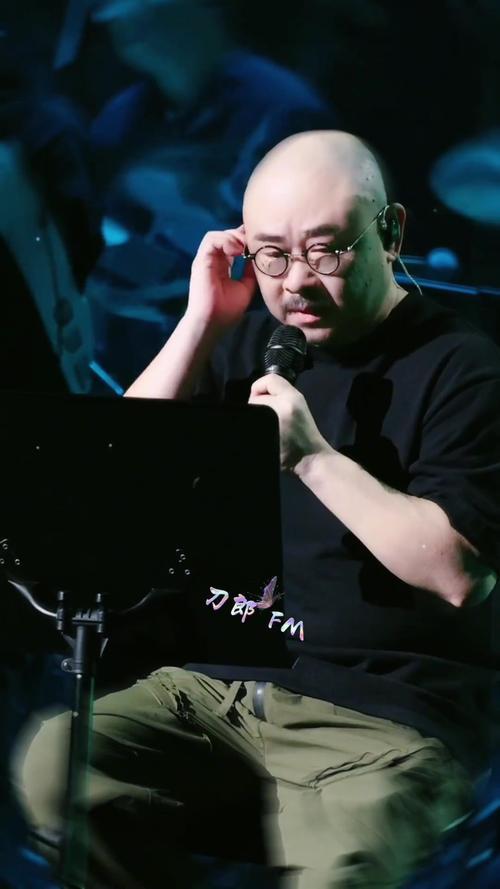 刀郎20年传奇：从歌厅瘸腿歌手到文化核弹，背后不为人知的故事？