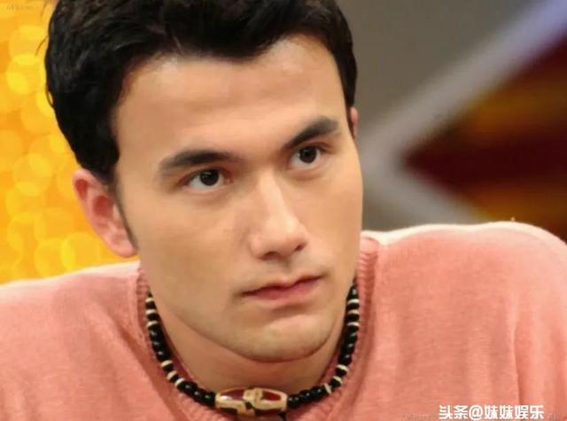 圈中的“假混血”,五官深邃没话说,有人彻底爆红,有人泯然众人