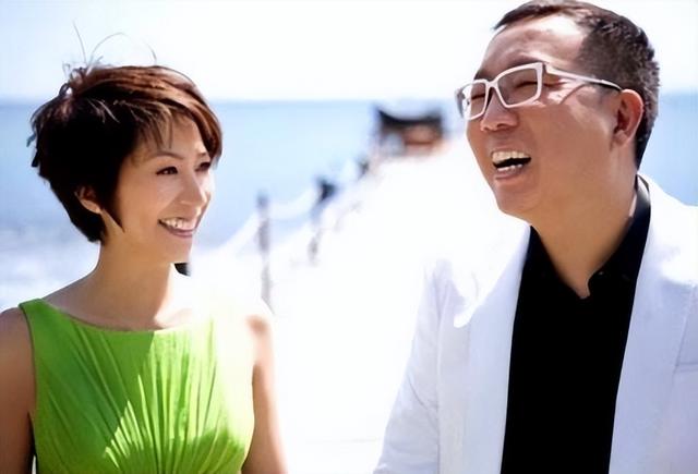 徐华凤:花7年熬走原配,享了3年太太福,浑身长瘤并死在丈夫怀里