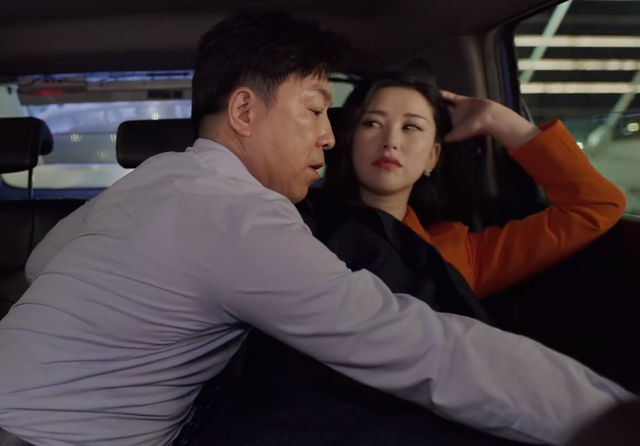 48岁黄渤新剧开播！搭档38岁朱珠被指演技浮夸，收视不佳剧情尴尬