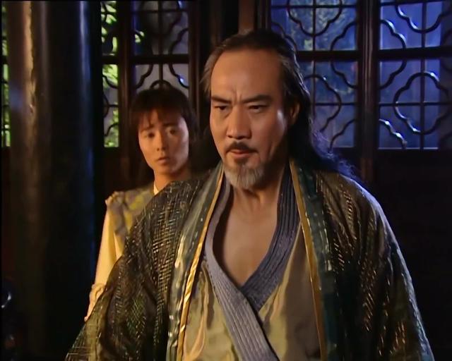 《水月洞天》尹天雪,好好的大小姐不做,为啥要偷学尹仲的武功?