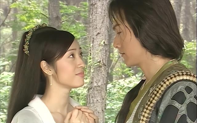 《水月洞天》尹天雪,好好的大小姐不做,为啥要偷学尹仲的武功?